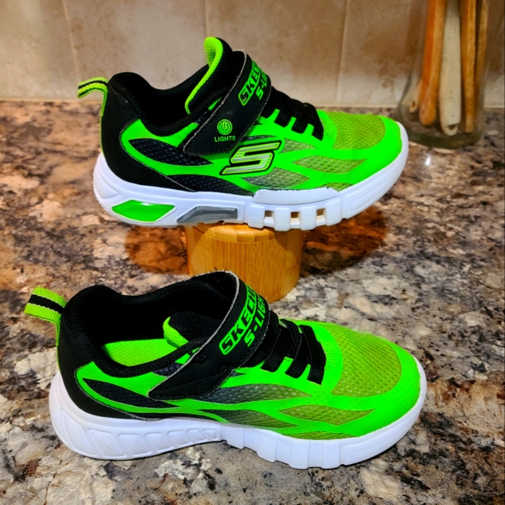 Kids 12k sketchers s lights